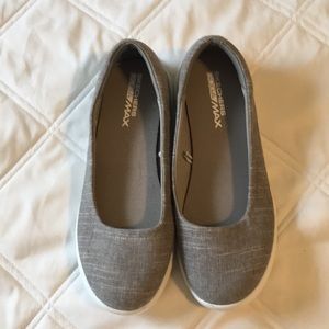 Skechers rubber soled gray canvas flats size 8